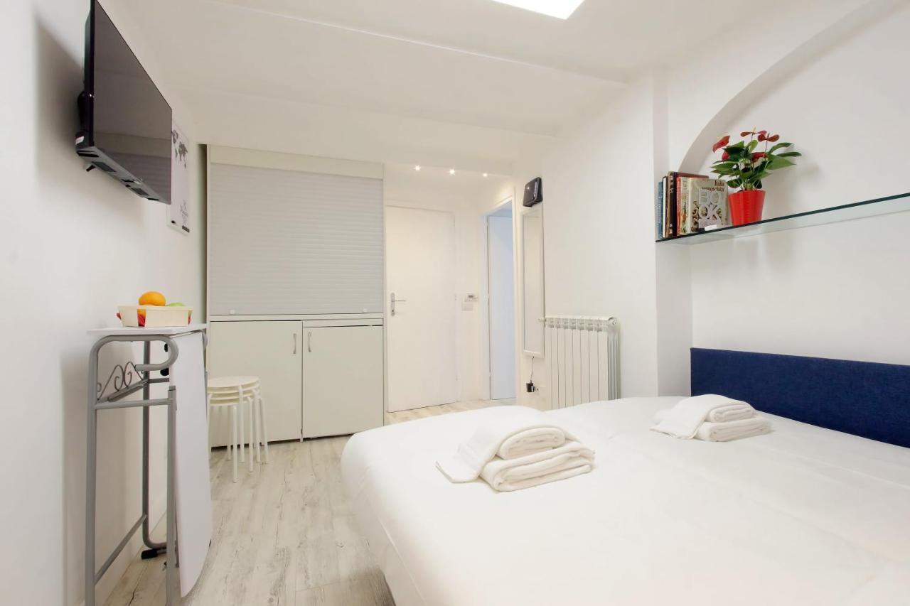 Ych-Confortevole Suite Al Colosseo Rom Exterior foto