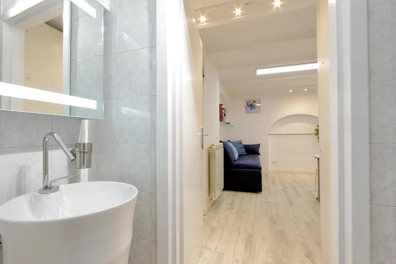 Ych-Confortevole Suite Al Colosseo Rom Exterior foto