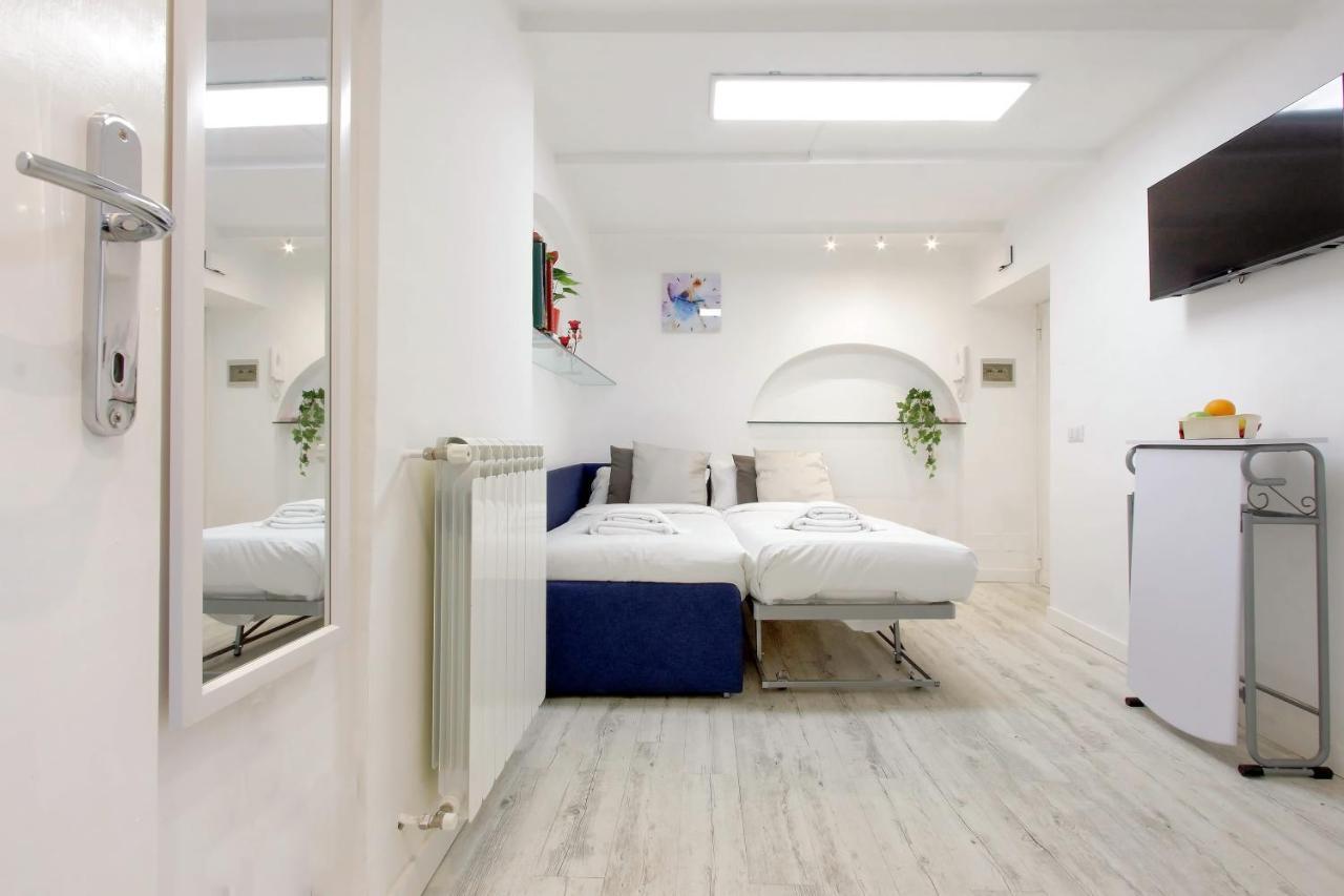 Ych-Confortevole Suite Al Colosseo Rom Exterior foto